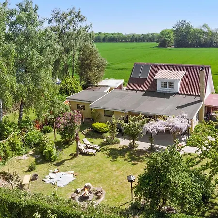 2 Bedroom In Holiday home *